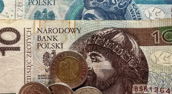 Ile wyniesie twoja pensja netto z 7100 brutto? Zaskakujący rachunek