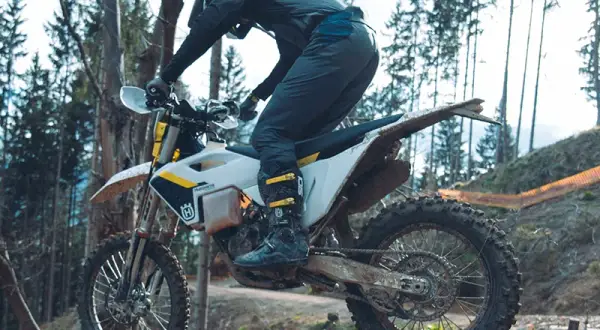 Husqvarna TE 250 2T - szczegółowe informacje i porównania modeli