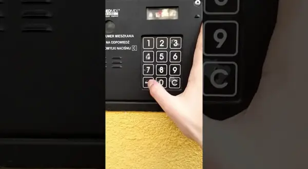 Czy można zmienić kod do domofonu? Oto co musisz wiedzieć