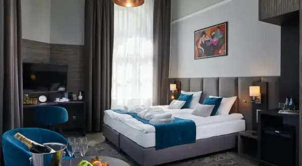 Hotel vs. pensjonat: co musisz wiedzieć przed rezerwacją?