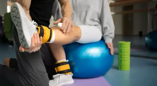 Fizjoterapia: AWF czy UM? Wybierz idealną ścieżkę!