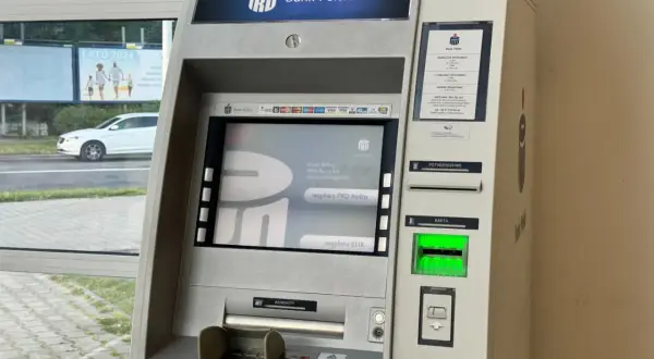 Bankomat PKO BP umożliwia pko bp wpłata gotówki w oddziale. Wygodnie wpłacaj pieniądze bez kolejki.