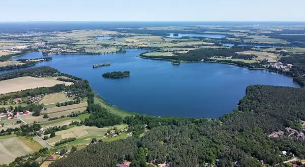 Jezioro Chrzypskie: raj dla wędkarzy i miłośników natury