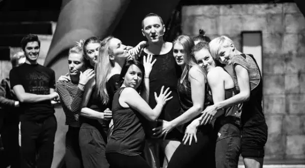 Cabaret w Teatrze Rozrywki: Niezapomniane przeżycia w Chorzowie