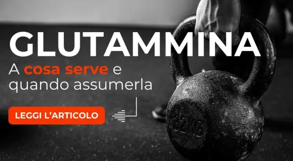 Glutammina: scopri quanta assumerne al giorno per ottimizzare i tuoi allenamenti. Kettlebell in primo piano.