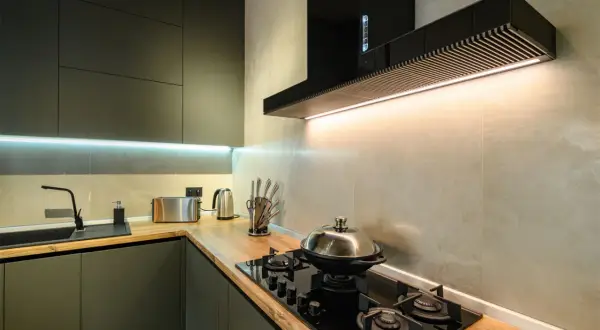 Transforma tu cocina con tiras LED: elige e instala sin errores
