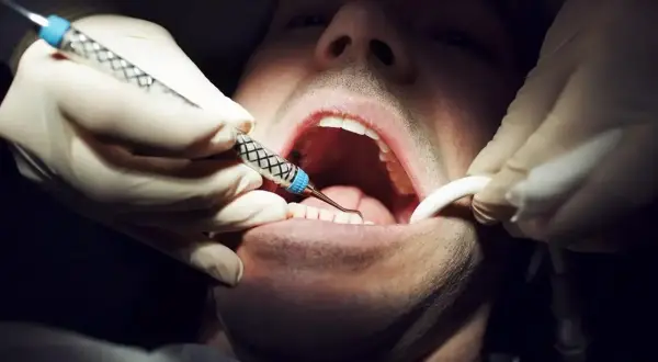 Co oznacza sen o dentyście? Odkryj ukryte lęki i emocje