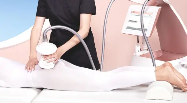 Endermologia drenująca: Jak pozbyć się obrzęków i cellulitu wodnego?