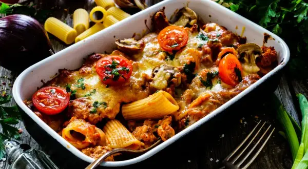 Szybkie i smaczne przepisy na obiad z makaronu i fileta z kurczaka