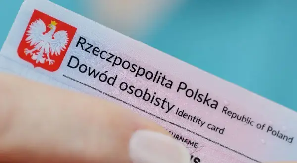 Skan dowodu osobistego RODO. Dokument tożsamości Rzeczypospolitej Polskiej, z godłem i danymi osobowymi.