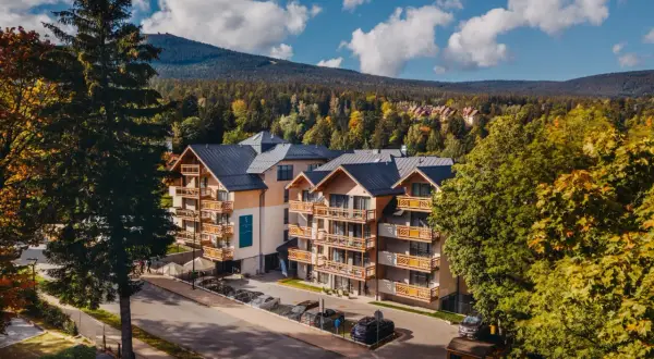Aparthotel vs Hotel: Kluczowe Różnice i Jak Wybrać?