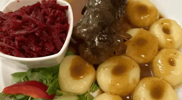 Bystrzyca Kłodzka: Gdzie zjeść? Twój przewodnik po kulinarnych hitach!