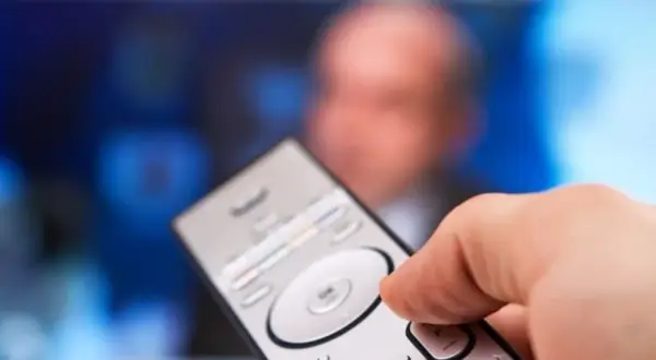Jak wyłączyć lektora w telewizorze Samsung i cieszyć się ciszą