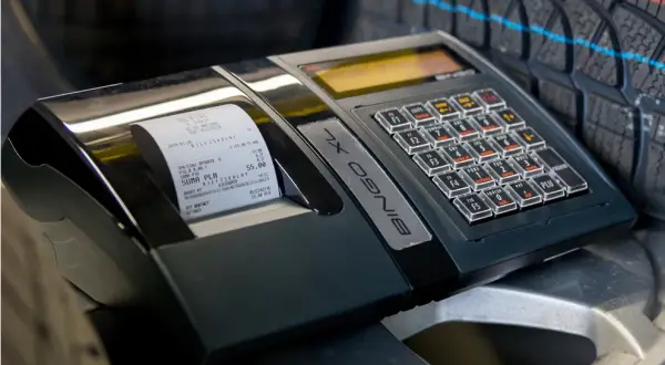 Najlepsza kasa fiskalna dla warsztatu samochodowego – uniknij kosztownych błędów