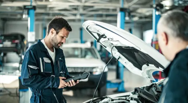 Co sprawdza diagnosta na przeglądzie motoroweru? Lista i porady