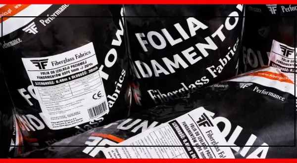 Izolacja pozioma fundamentów: folia czy papa - co wybrać dla trwałości?