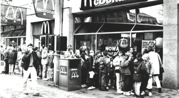 Kiedy był pierwszy McDonald's w Polsce? Zaskakujące fakty i historia