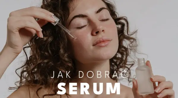 Kobieta aplikuje kroplę serum na twarz. Dowiedz się, co to jest serum i jak wybrać najlepsze dla siebie.