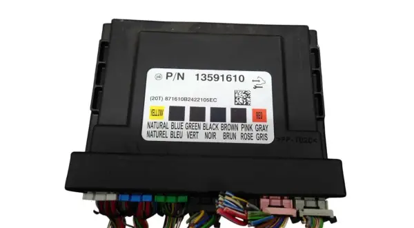 Moduł sterujący Opel z numerem P/N 13591610. Może być powiązany z błędem DTC U0140.
