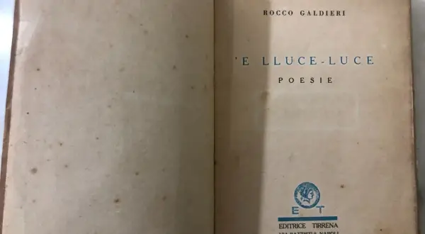 Copertina di "E LLUCE-LUCE" di Rocco Galdieri, poesie con parole napoletane. Edito da Tirrena, Napoli.