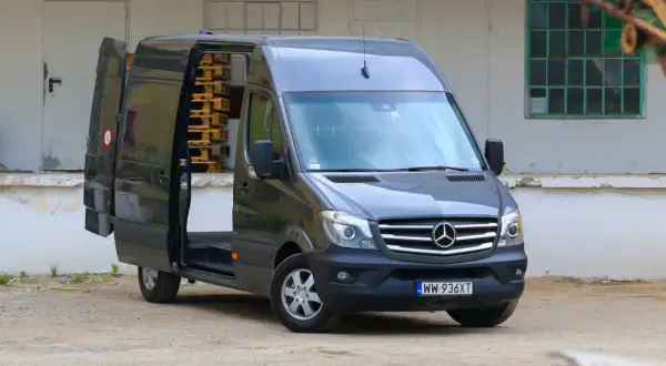 Sprinter 313 CDI: Bak 75L, 100L czy 270L? Wybierz idealny!