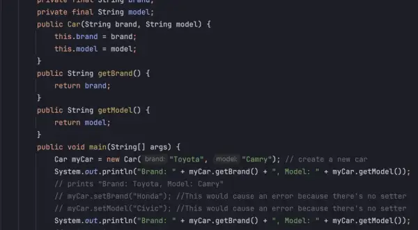 Code Java montrant une classe `Car` avec des propriétés immuables `brand` et `model`. L'instanciation et l'utilisation de `getter` sont illustrées.