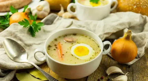 Gęsta zupa bez grudek? Zagęszczanie mąką i śmietaną!