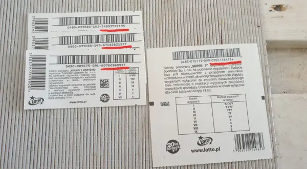 Prawda o kodach na zdrapkach Lotto: czy cyfry pod kodem kreskowym zdradzają wygraną? Analiza kuponów i tabeli wygranych.