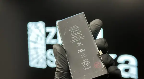 Wymiana baterii iPhone 14 - poznaj ceny i najlepsze serwisy w Polsce