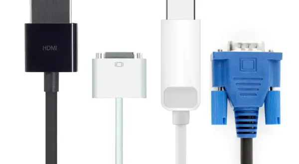 Porównanie złączy: czarny HDMI, biały Mini DisplayPort, biały USB-C i niebieski VGA. Wybór między DisplayPort vs HDMI zależy od potrzeb.