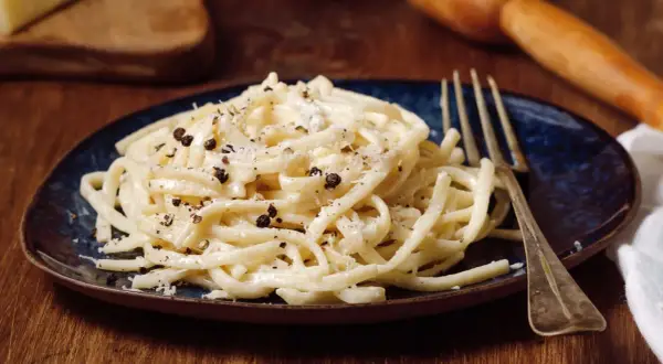 Najprostsze spaghetti: szybkie i łatwe przepisy na każdy dzień