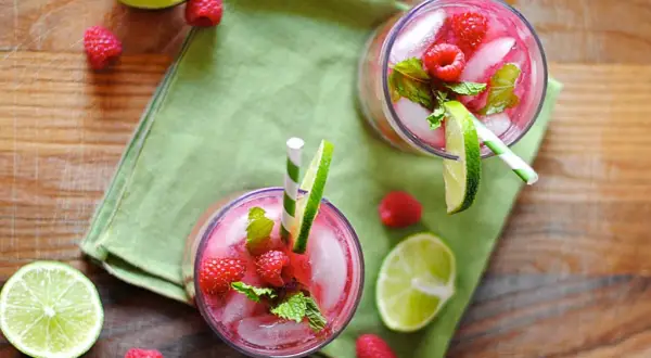 Stumbras malinowy z czym pić? Odkryj najlepsze przepisy na drinki