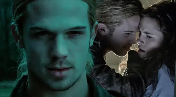Cam Gigandet i en kuslig scen. En ung man med långt hår tittar mot kameran, medan en annan man och en kvinna är nära varandra i bakgrunden.