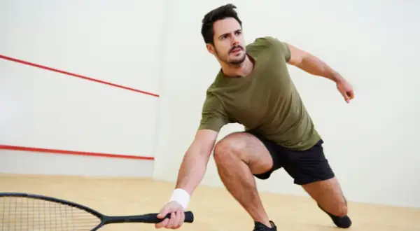 Gdzie grać w squash w Elblągu? Najlepsze kluby i korty do wyboru