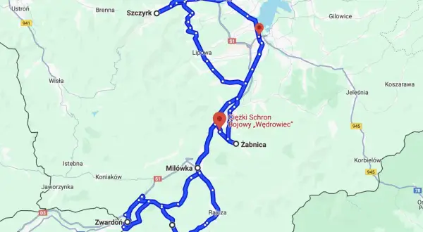 Trasa przez ciekawe miejsca na południu Polski: Szczyrk, Wisła, Zwardoń, Milówka, Rajcza, z zaznaczonym schronem bojowym „Wędrowiec”.