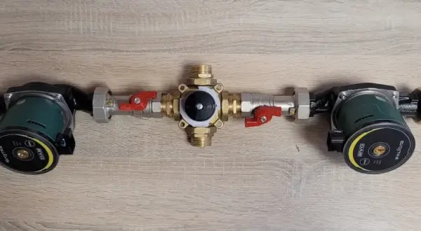 Sprzęgło hydrauliczne czy zawór czterodrogowy - co wybrać do instalacji?