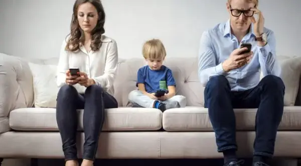Uzależnienie od internetu – co to jest i jak wpływa na życie?
