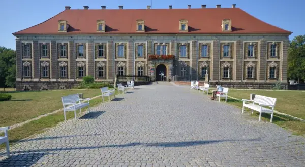 Pałac książęcy w Żaganiu: niezwykła historia i tajemnice barokowej perły