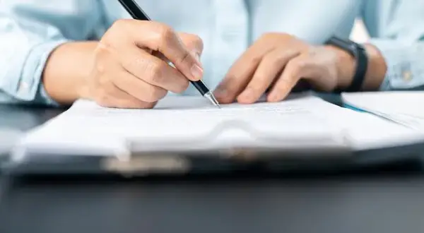 Czy oświadczenie jest dokumentem? Sprawdź, co to oznacza prawnie