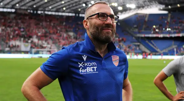 Marek Papszun zarobki: Ile naprawdę zarabia w Rakowie Częstochowa?