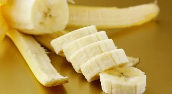 Szybkie suszenie bananów w domu: 3 proste metody bez dehydratora
