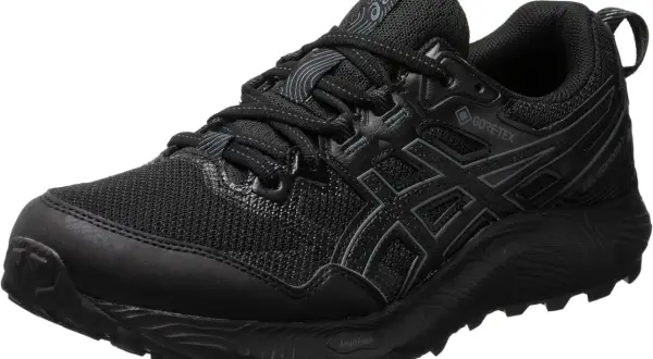 Scarpa da trail running Asics Gel Sonoma 6 nera, impermeabile Gore-Tex, ideale per affrontare ogni terreno con stile e comfort.