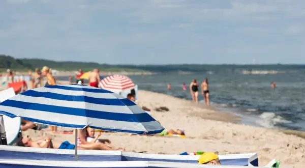Czy można się kąpać w Bałtyku? Sprawdź zagrożenia i bezpieczeństwo