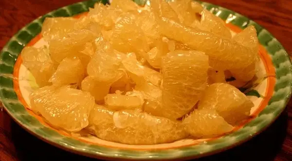 Kiedy sezon na pomelo? Poznaj najlepszy czas na zakup i wybór