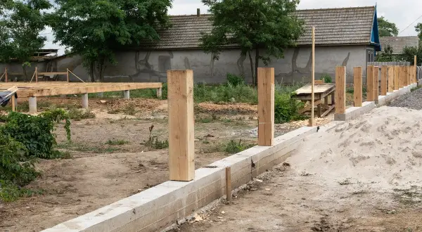Jak znaleźć punkty graniczne działki i uniknąć sąsiedzkich sporów