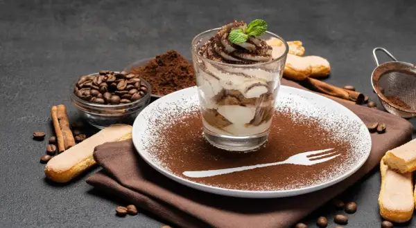 Mascarpone-Desserts: Blitzschnell & unwiderstehlich Glas & Tiramisu