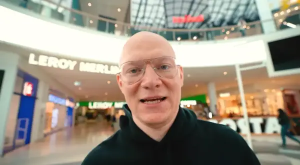 Ile Dżinold ma lat? Zaskakująca historia streamera i jego sukcesy.