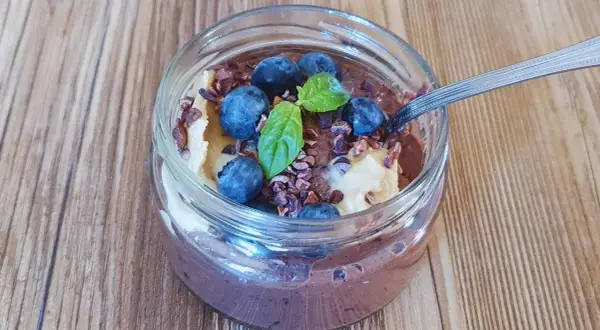 Pudding proteinowy: Szybki przepis na zdrowy deser (keto, wege)