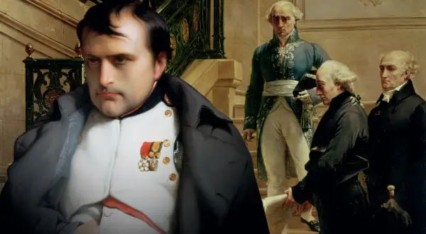 Napoleon Bonaparte, med sina utmärkelser, står framför en trappa där andra män i historiska kläder samlas. Här finns fakta om Napoleon.