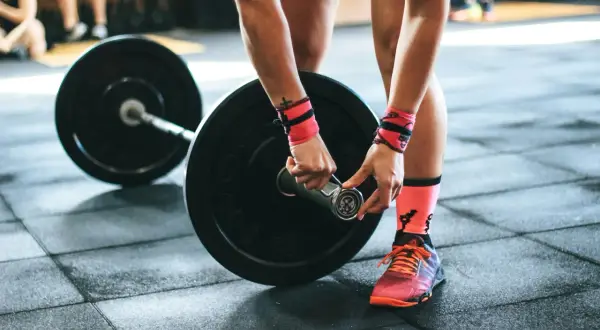 WOD CrossFit: Co to jest? Poznaj typy i zacznij swój trening!
